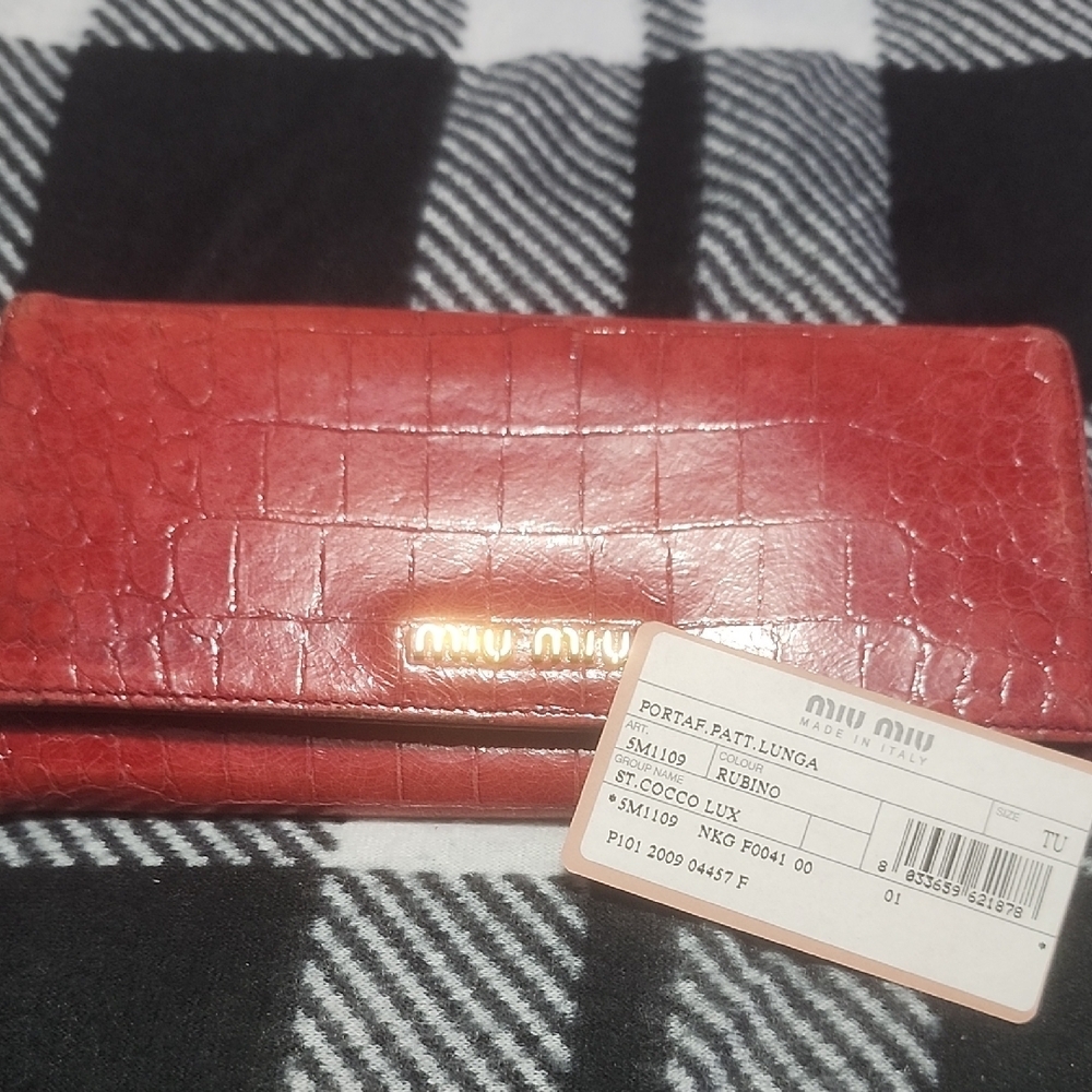 Miu Miu Red Croc-Embossed Women's Wallet With Coa